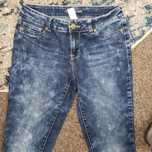 Maurices Jeggings M-Reg, Distressed - Picture 3 of 5
